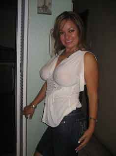 a single milf looking for men in Sarona, Wisconsin