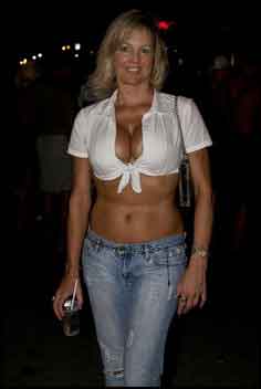 a single milf looking for men in Comstock, Wisconsin